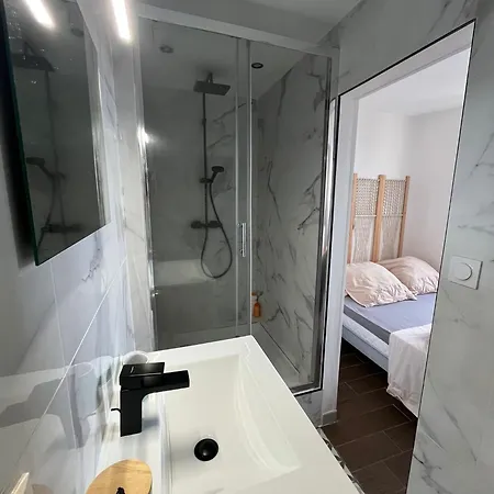 Apartamento à Mi Chemin Entre Aéroport Et Centre - Vue Sur Les Montagnes - Echappée Belle *